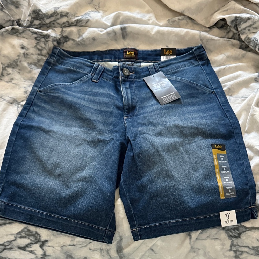 Lee Expedition size 8 blue jean shorts 9” inseam